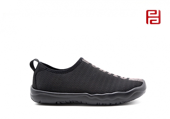 福連升夏季旅游女鞋蜂巢透氣鞋面軟彈鞋底鯊魚(yú)鞋身