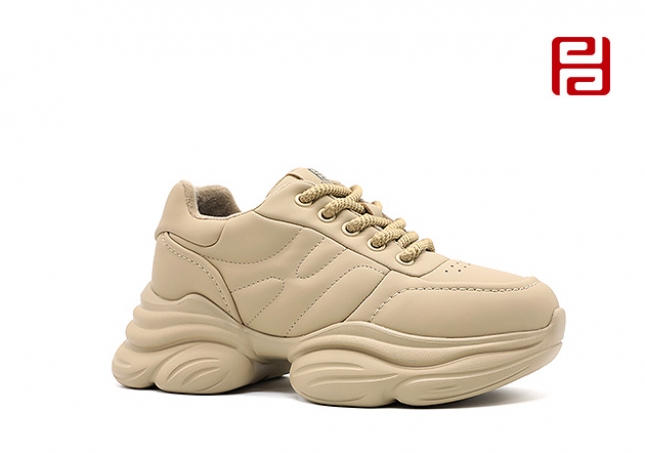 福連升冬季新款運(yùn)動生活女鞋時尚運(yùn)動老爹鞋